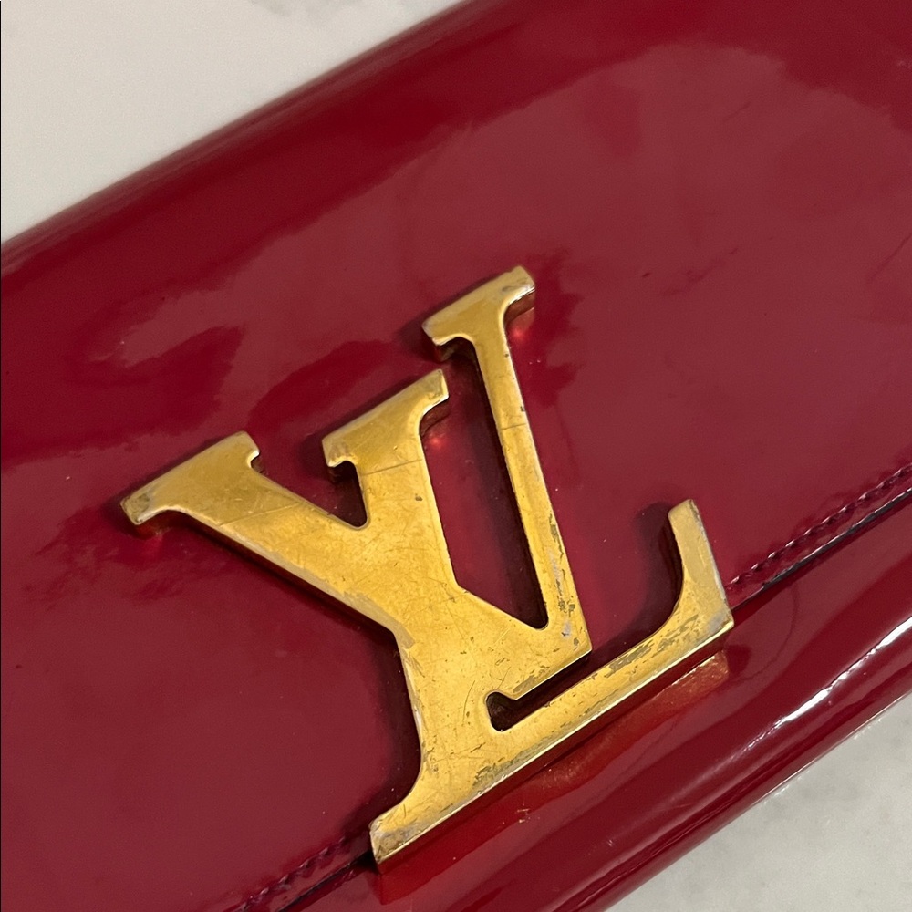Louis Vuitton Glossy Red Patent Large Wallet with Gold LV Emblem - Picture 5 of 9